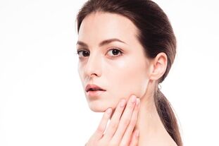 Restores and rejuvenates the facial skin turgor
